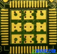 这也是不好的通孔设计，但部份通孔已经用绿漆(mask)盖上，但仍有部份通孔未塞孔。 