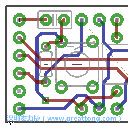 继续维持布线工具在使用中的状态，到工具列将工作区域变更到电路板正面（Top Layer），完成最后电路板正面的布线工作。