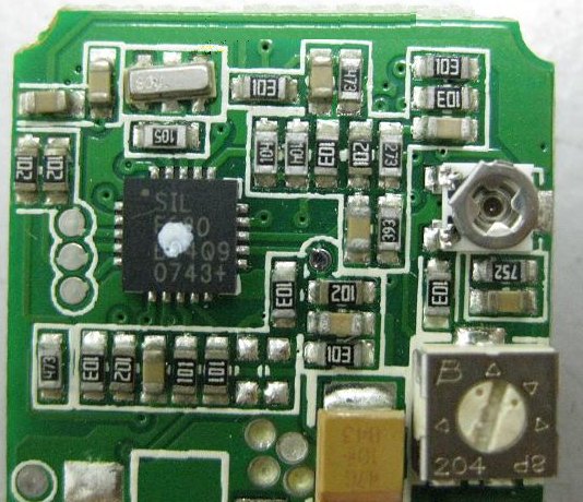 PCBA加工IC元件主要分为DIP及SMD两大类，DIP 插件的IC，SMD (Surface Mount Device) 表面贴装元件。