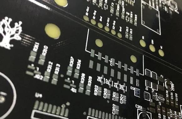 如何确定PCB的基板材料？